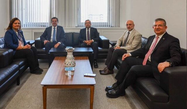 Nihat Zeybekci ve Zekeriya Aslan Başkan Köksal’ı Ziyaret Etti