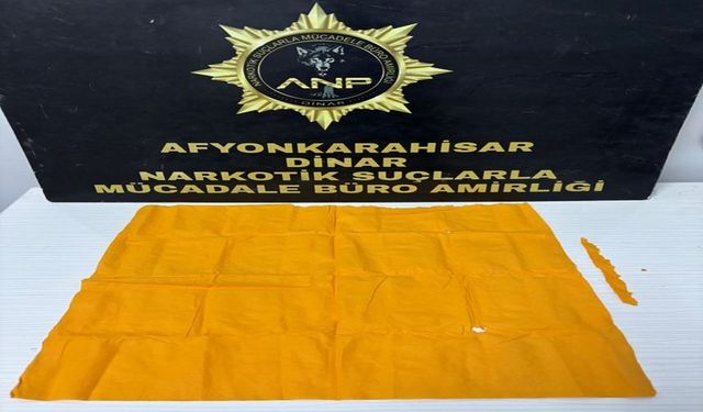 Polis Peçeteye Emdirilmiş Uyuşturucu Ele Geçirdi