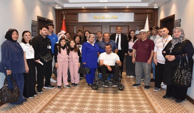 Anneler İstedi Rektör Aslan Gerçekleştirdi Özel Bireyler Kampüste Bir Gün Yaşadı