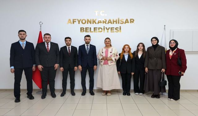 AK Parti Gençlik Kolları'ndan Başkan Köksal'a Ziyaret