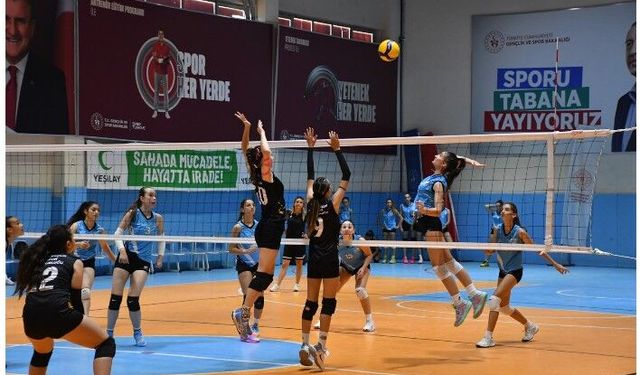Anadolu Yıldızlar Ligi Voleybol Müsabakaları Başladı