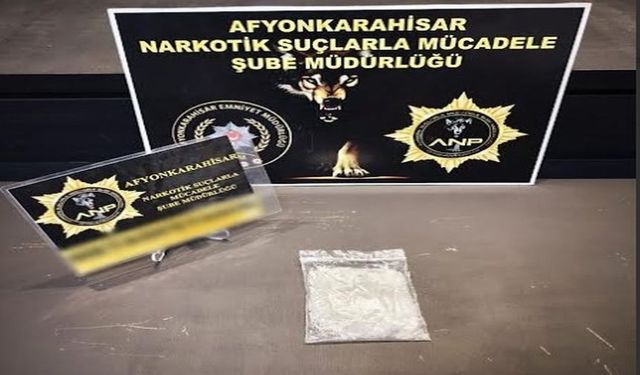 Polis Uyuşturucu Tacirlerini Yakaladı
