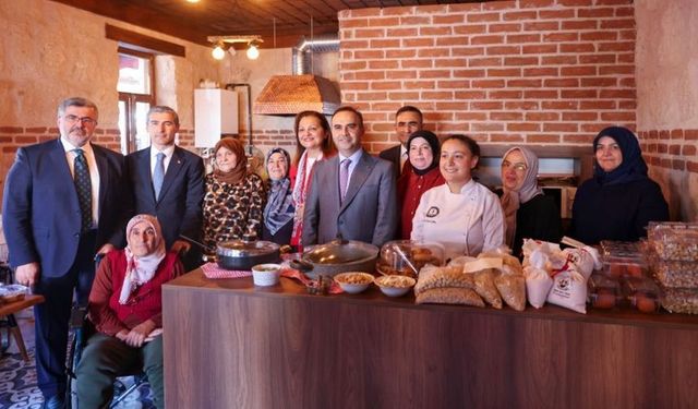 Gastronomi Sokağı Hizmete Açıldı