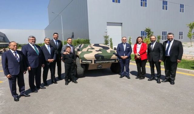 Bakan Kacır Emirdağ’da Lastik Üreten Fabrikayı Ziyaret Etti