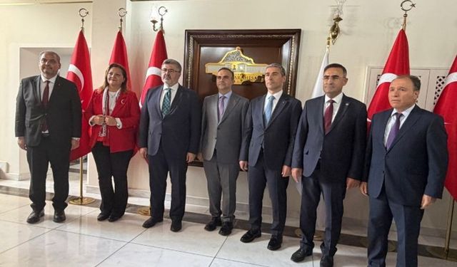 Bakan Kacır'dan Valilik Ziyareti