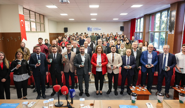 AK Gençlik’ten AKÜ’de Anlamlı Etkinlik ‘Kampüs Hattı’ Programı Yoğun İlgi Gördü