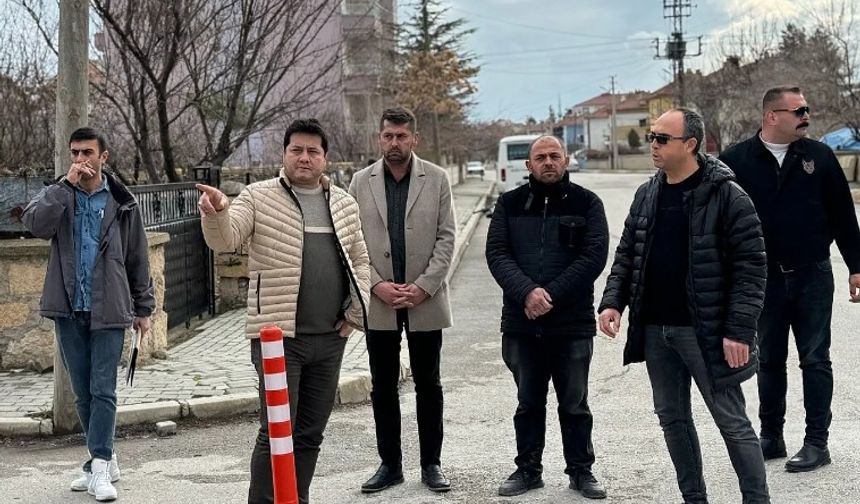 MUHTARLARLA BİRLİKTE YERİNDE ÇÖZÜM ÜRETİYOR