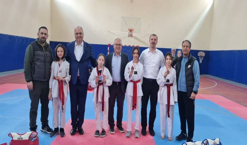YILDIZLAR TÜRKİYE TAEKWONDO ŞAMPİYONASINA KATILACAK SPORCULAR BELİRLENDİ