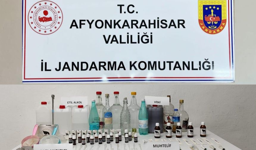 JANDARMA DİNAR’DA KAÇAK ALKOL ELE GEÇİRDİ