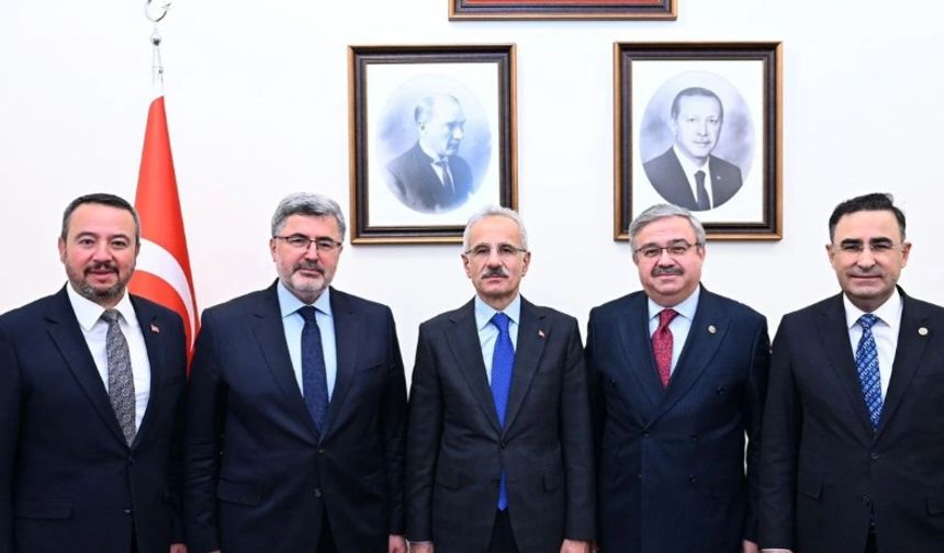 AK PARTİ AFYON HEYETİ BAKAN URALOĞLU'NA TALEPLERİNİ İLETTİ
