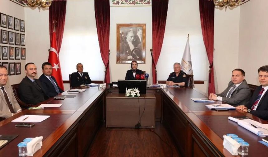 VALİ YİĞİTBAŞI BAŞKANLIĞINDA ASAYİŞ TOPLANTISI GERÇEKLEŞTİRİLDİ
