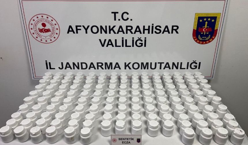 JANDARMA 8 BİN 120 ADET UYUŞTURUCU HAP ELE GEÇİRDİ