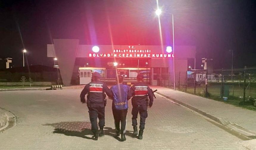 JANDARMA ARANAN HÜKÜMLÜ ŞAHSI YAKALADI