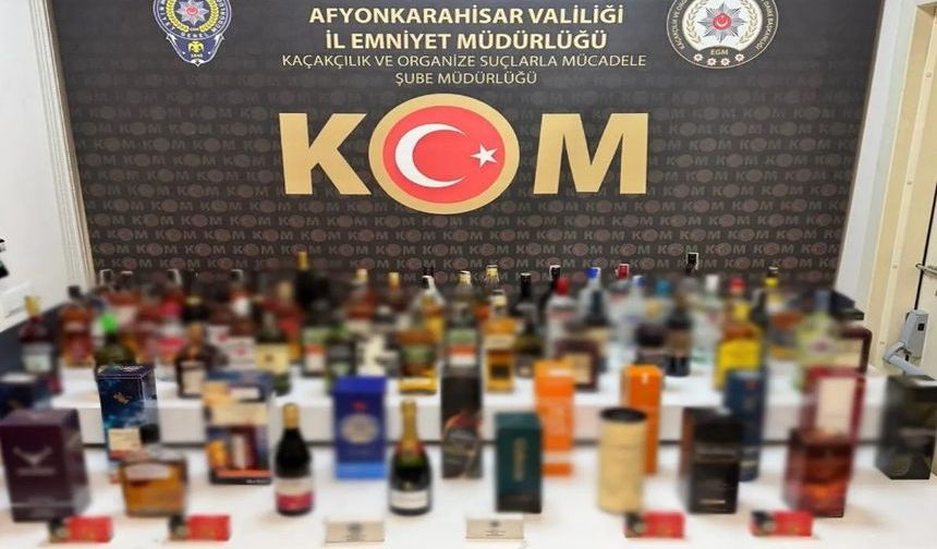 POLİS, KAÇAK İÇKİ VE FİŞEK ELE GEÇİRDİ