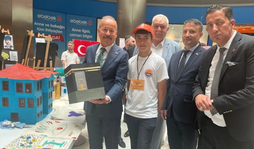 MİLLETVEKİLİ TAYTAK, ÖĞRENCİLERİN ESERLERİNİ TAKDİRLE KARŞILADI