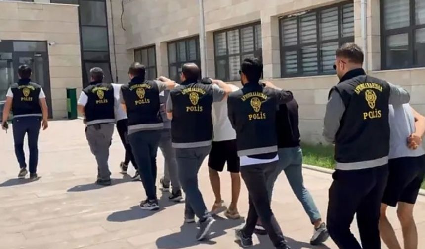 Travers Fabrikasından 250 Bin Liralık Malzeme Çalan 5 Şahıs Yakalandı