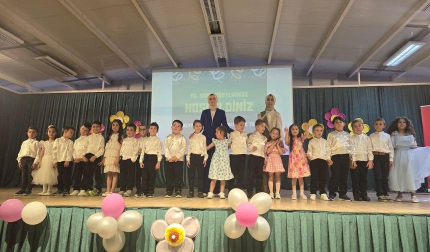 AFYON'DA HORONDAN İSPANYOL DANSINA: MİNİK ÖĞRENCİLERDEN DÜNYA TURU!
