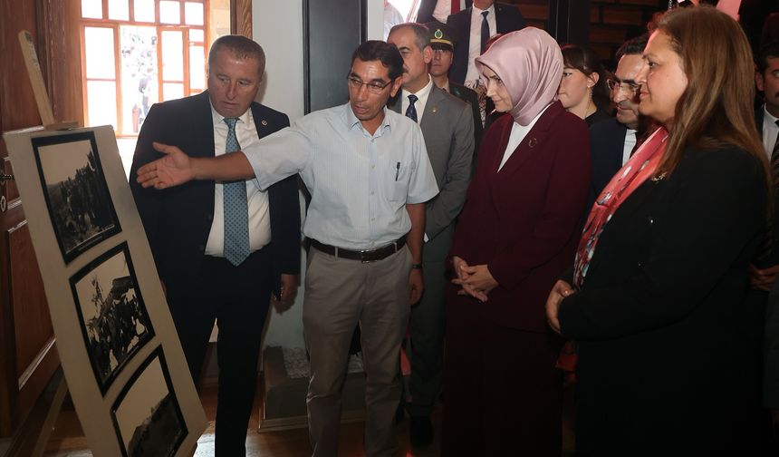 Vali Yiğitbaşı, “İşgalden Kurtuluşa Afyonkarahisar” Sergisini Ziyaret Etti.