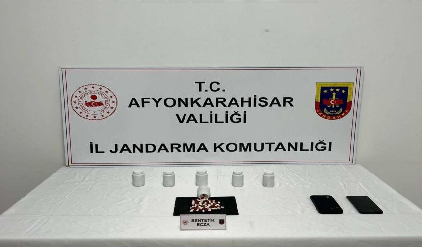 Jandarma Sinanpaşa’da Uyuşturucu Hap Ele Geçirdi