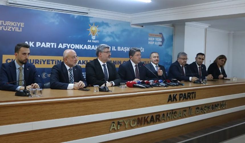 BAKAN TUNÇ AK PARTİ İL BAŞKANLIĞINI ZİYARET ETTİ