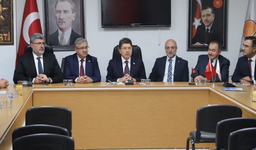 BAKAN TUNÇ AK PARTİ AFYON TEŞKİLATI'YLA BİR ARAYA GELDİ