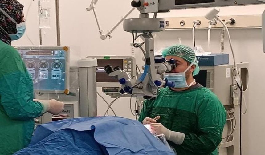 Sandıklı’da 21 Numara Gözlük Kullanan Şahsa Başarılı Ameliyat