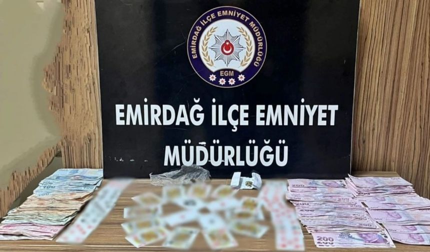 POLİS KUMAR OPERASYONUNDA UYUŞTURUCU ELE GEÇİRDİ