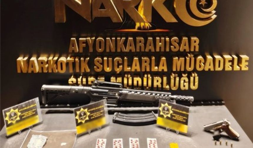 POLİS UYUŞTURUCU ELE GEÇİRDİ