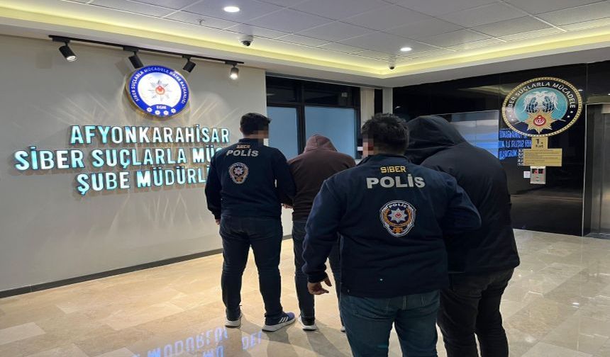 Polis Dolandırıcı 2 Şahsı Yakaladı