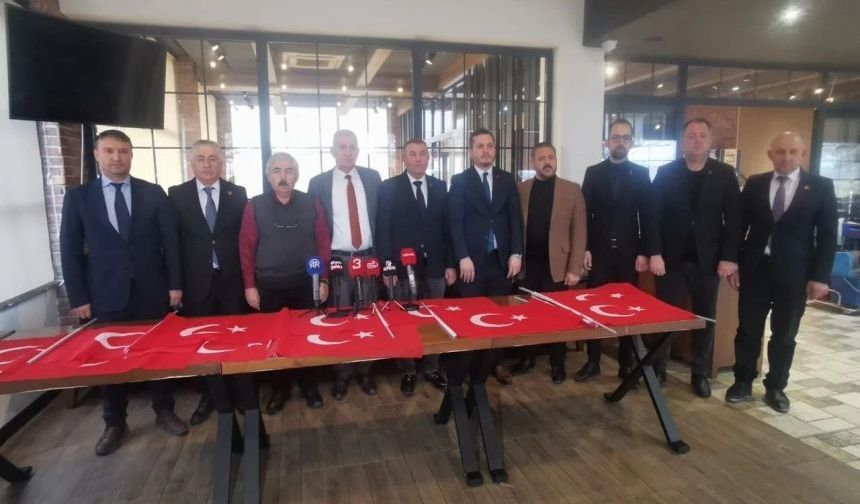 Afyon'daki Siyasi Partilerden Bayrağa Saldırıya Ortak Tepki