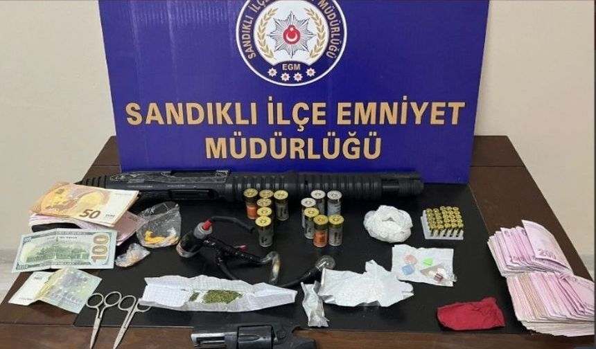 Sandıklı’da Polis Uyuşturucu Ele Geçirdi