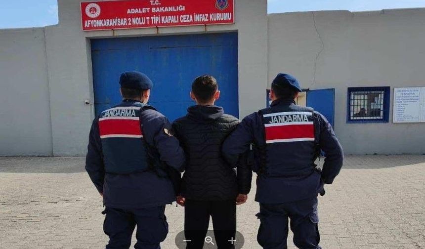 Jandarma Araması Bulunan 61 Şahsı Yakaladı