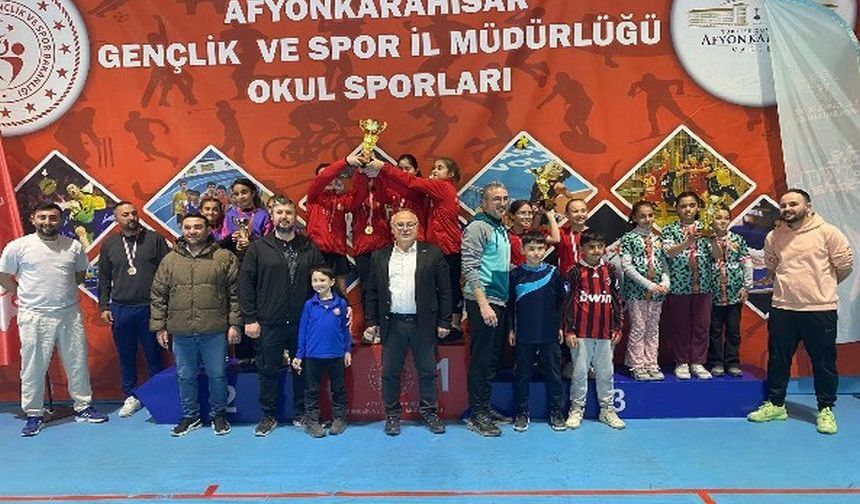 Masa Tenisi Küçük Kızlar Müsabakaları Tamamlandı