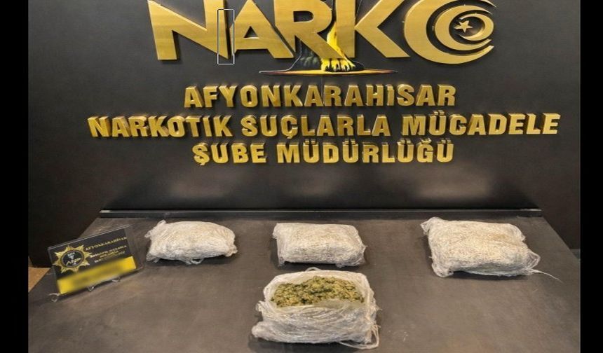 Polis 1.5 kilo uyuşturucu ele geçirdi