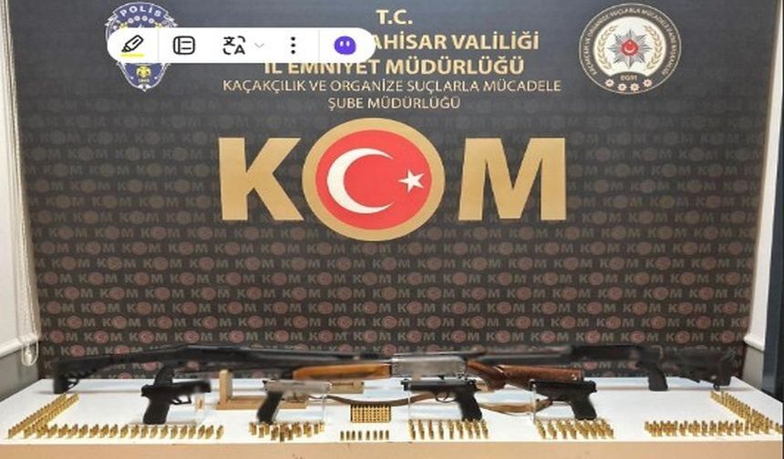 Polis, Ruhsatsız Silahlar Ele Geçirdi