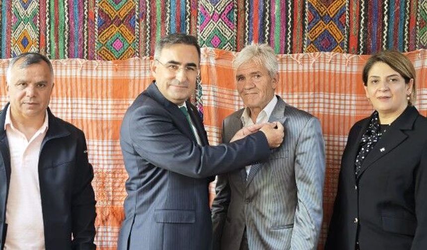 CHP’den İstifa Etti AK Parti’ye Katıldı