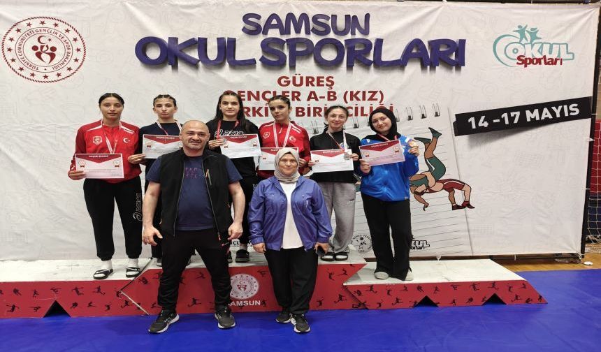 Afyonkarahisarlı Güreşçilerden Türkiye Şampiyonası’nda Büyük Başarı