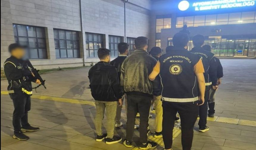 Polis Düzensiz 8 Göçmeni Yakaladı