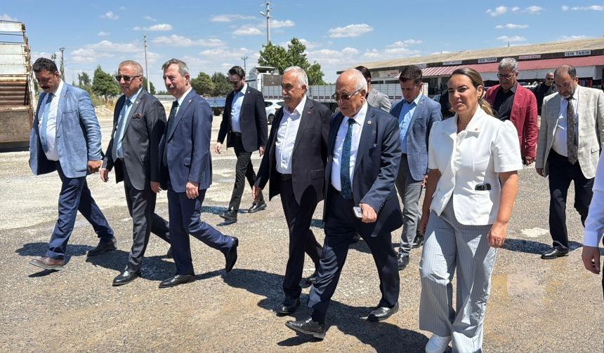 İYİ Parti Genel Merkez Heyeti Afyonkarahisar’da: İlk Durak Dereçine, Ardından Hal Ziyareti