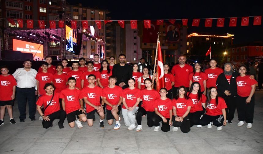 Şanlı Sancak, Genç Sporcuların Omuzlarında Zafer Meydanı’na Ulaştı