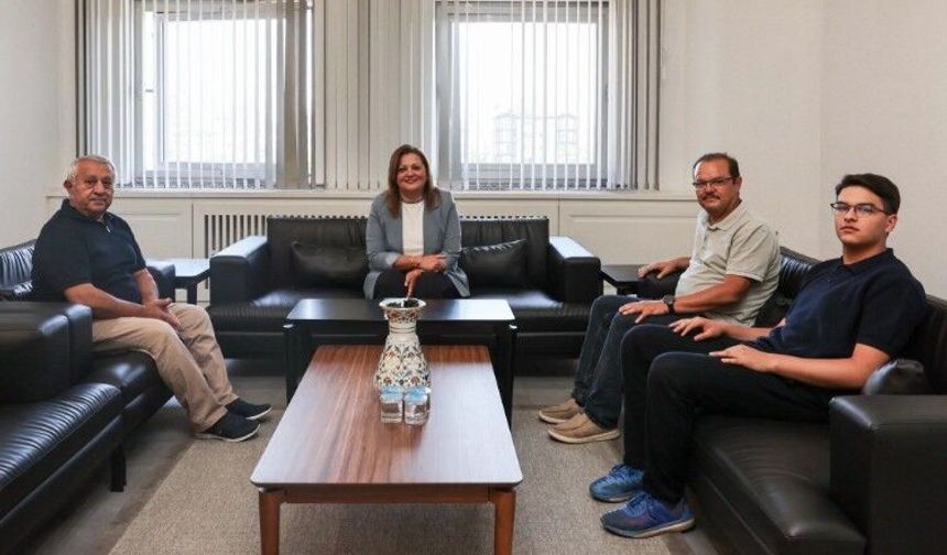 Mehmet Zeybek’ten Burcu Köksal’a Ziyaret
