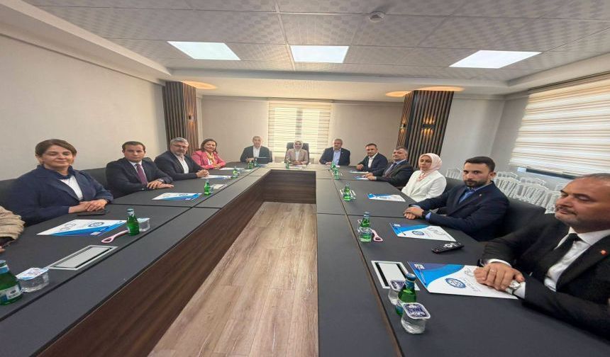 AK Parti Heyeti Emirdağ’a Yatırımları İstişare Etti