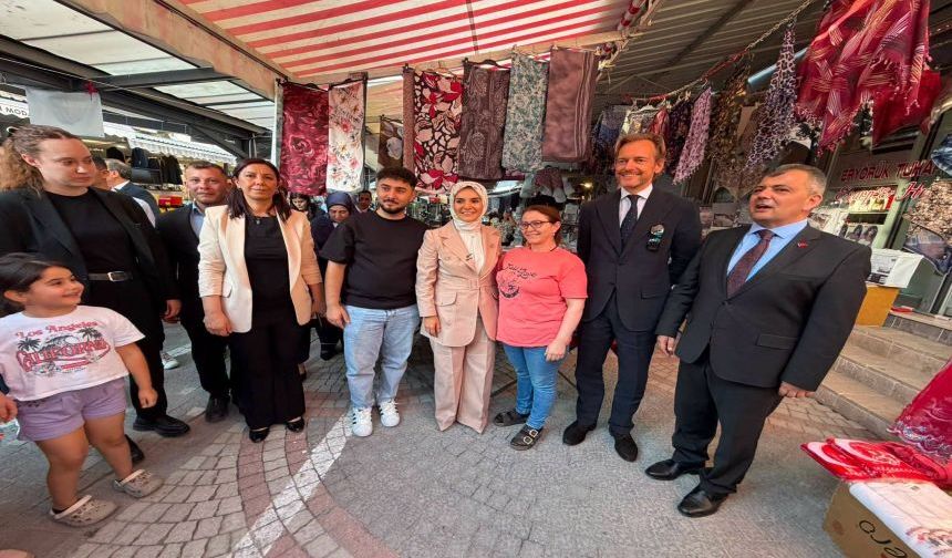 Bakan Göktaş Emirdağ’da Vatandaşlarla Buluştu
