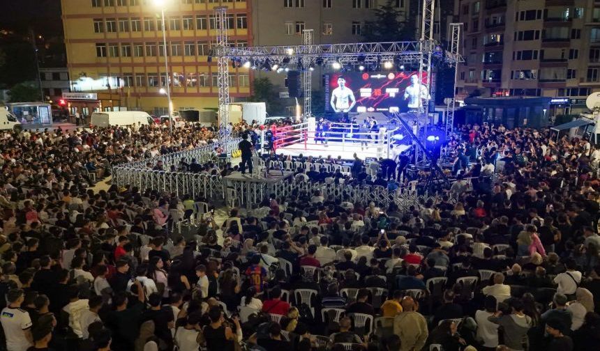 Muay Thai Şampiyonası Gala Gecesi Nefes Kesti