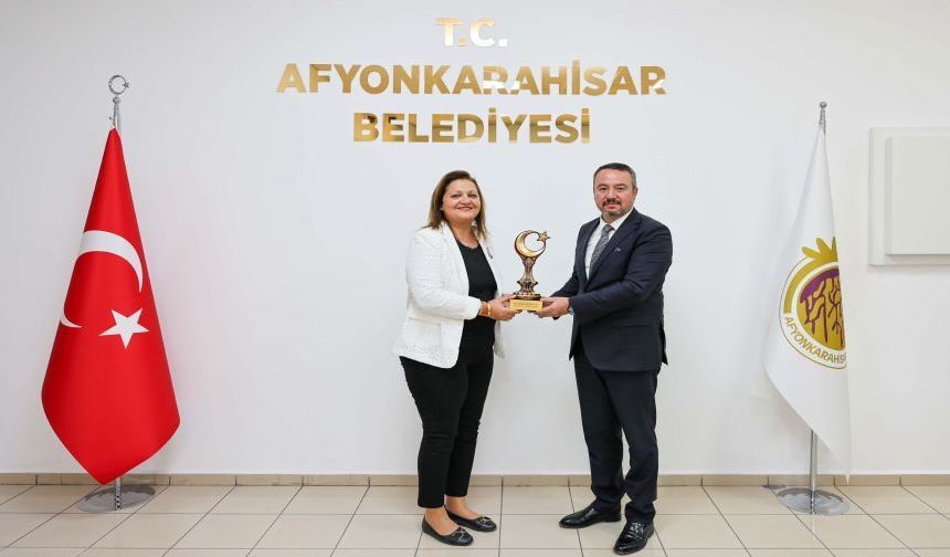 Başkan Öztaş, Başkan Burcu Köksal’ı Ziyaret Etti