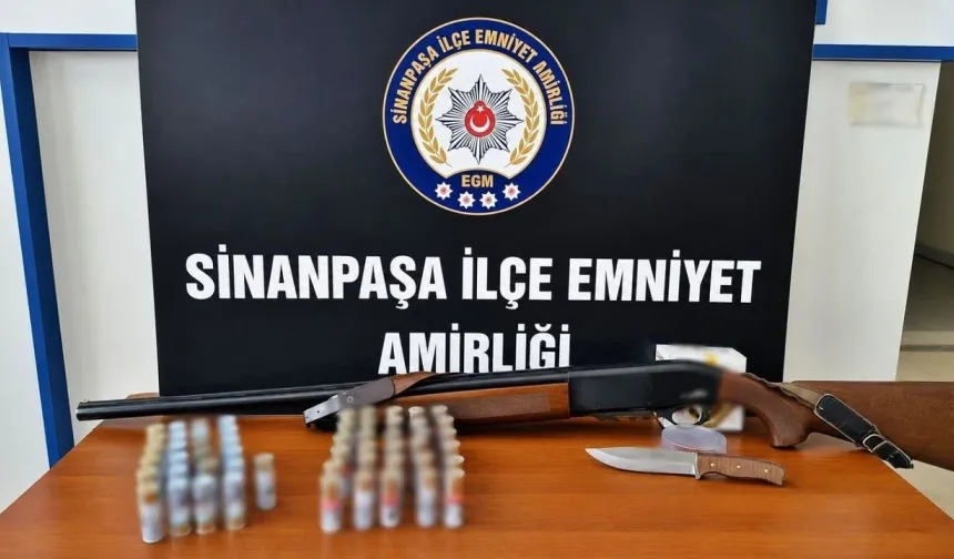 Polis Sinanpaşa’da Silah Ele Geçirdi