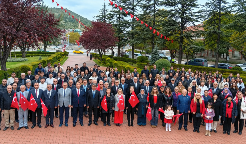 İYİ Parti Teşkilatları Atatürk Anıtı'nda Buluştu