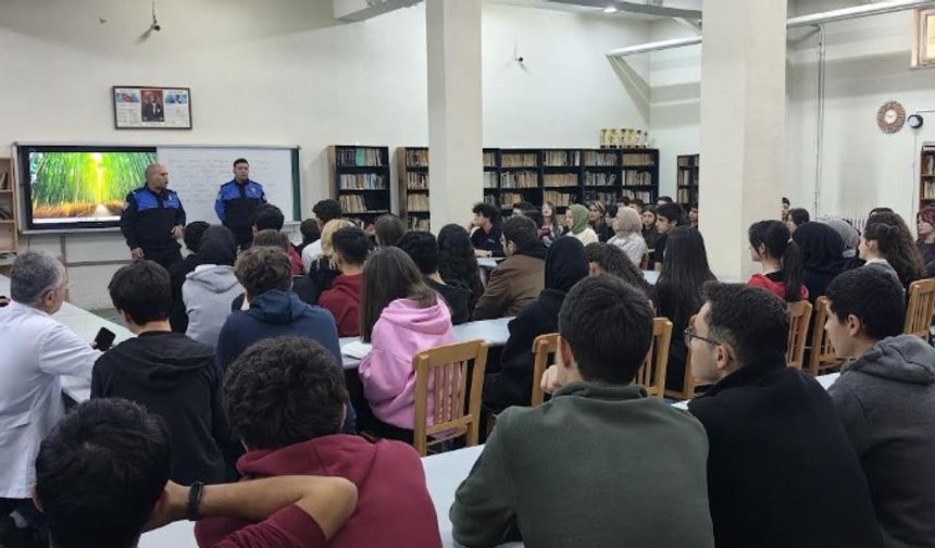Polis, Afyon Lisesi Öğrencilerini Bilgilendirdi